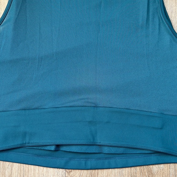 NWT Nike Dry Tight Fit Women’s Green Athletic Sports Bra Crop Top Size 2X - Picture 10 of 16